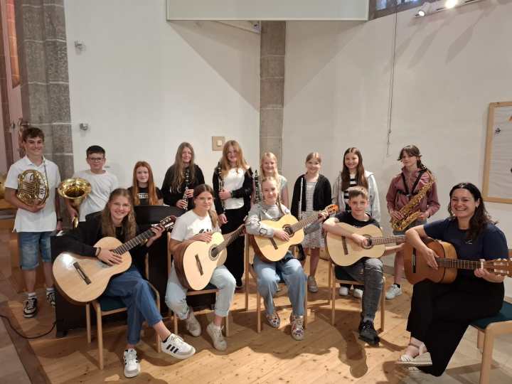 Schüler:innen der MS Rainbach gestalten Messe unter dem Thema „Neues&nbsp;Feuer“